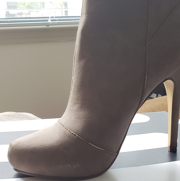 Michael Antonio Mains Ankle Bootie - Picture 3 of 8